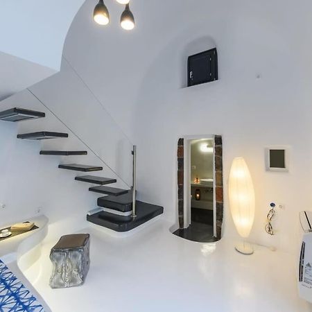 Апартаменты Santorini Traditional Apt With Private Hot Tub Тира Экстерьер фото