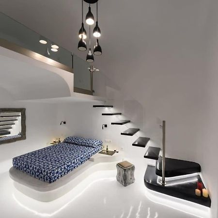Апартаменты Santorini Traditional Apt With Private Hot Tub Тира Экстерьер фото