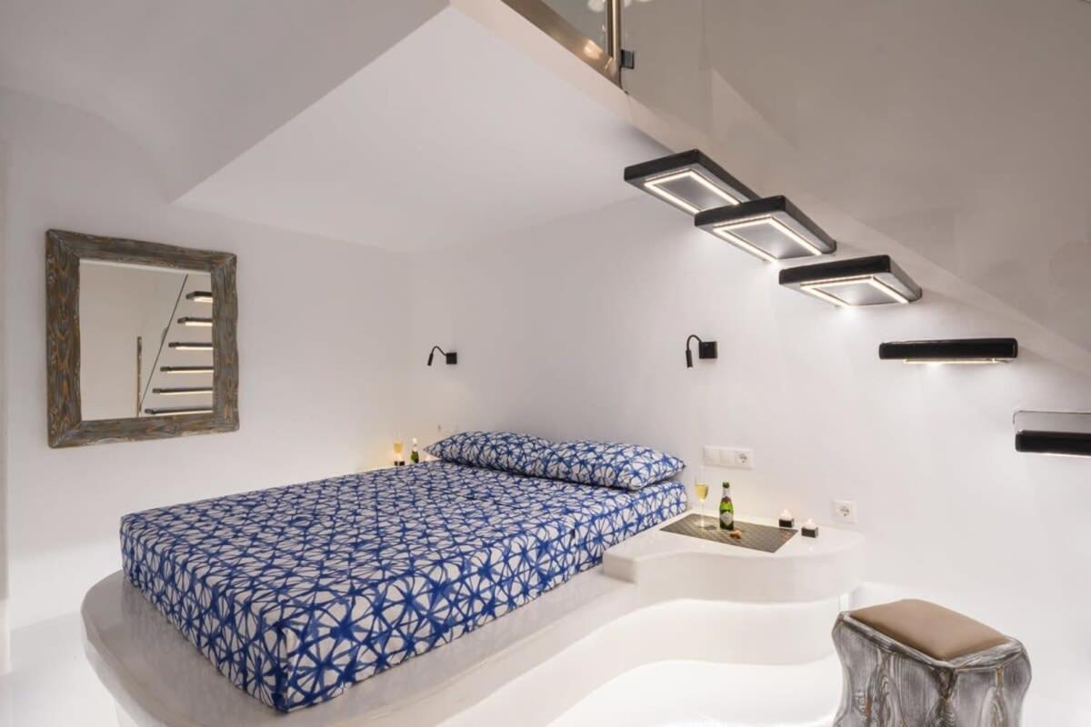 Апартаменты Santorini Traditional Apt With Private Hot Tub Тира Экстерьер фото
