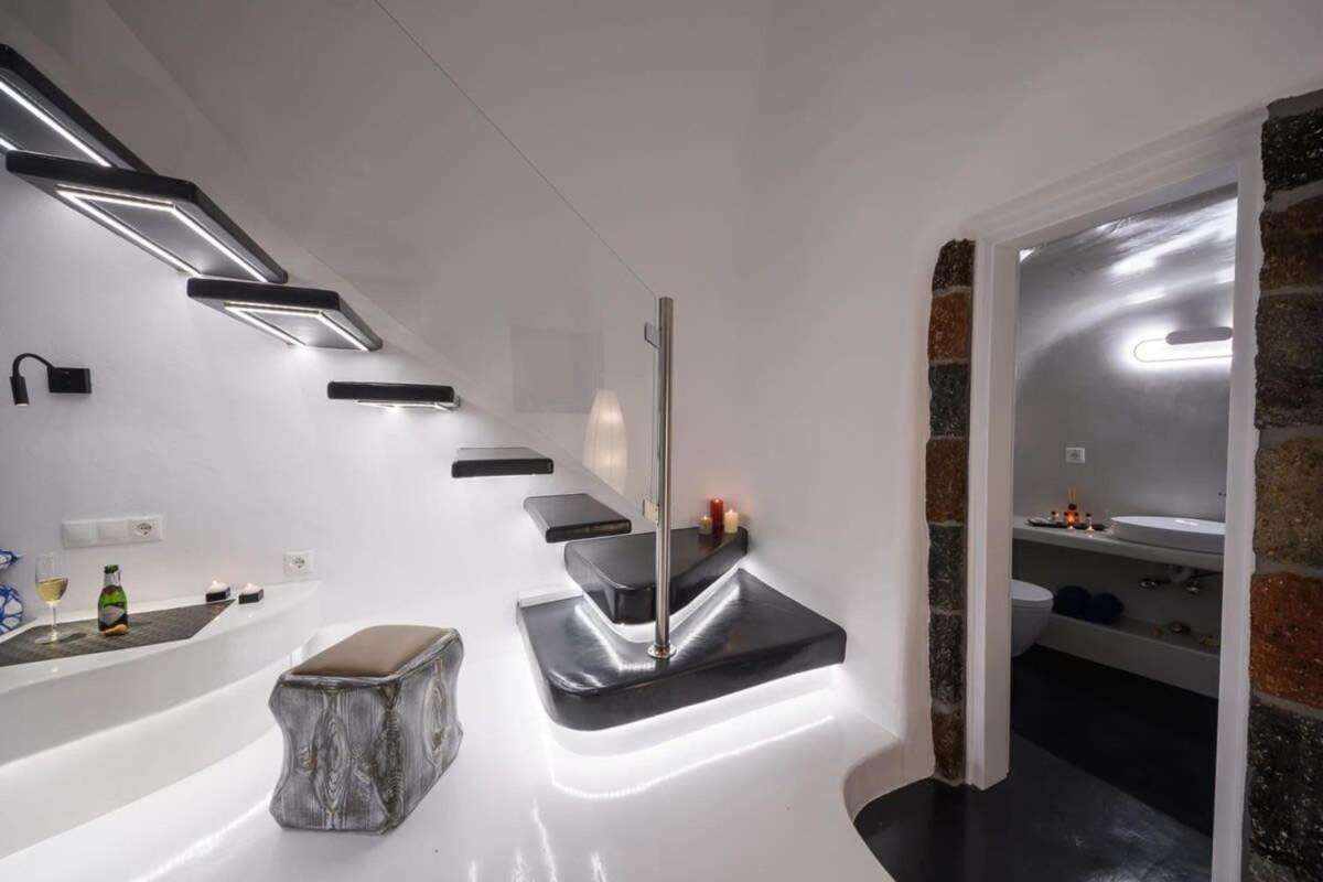 Апартаменты Santorini Traditional Apt With Private Hot Tub Тира Экстерьер фото
