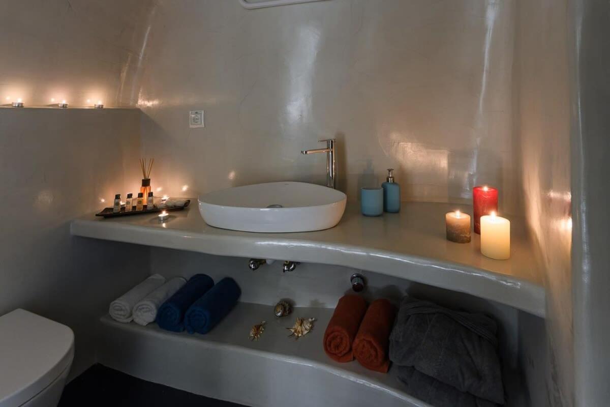 Апартаменты Santorini Traditional Apt With Private Hot Tub Тира Экстерьер фото