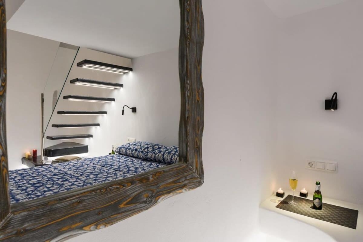 Апартаменты Santorini Traditional Apt With Private Hot Tub Тира Экстерьер фото